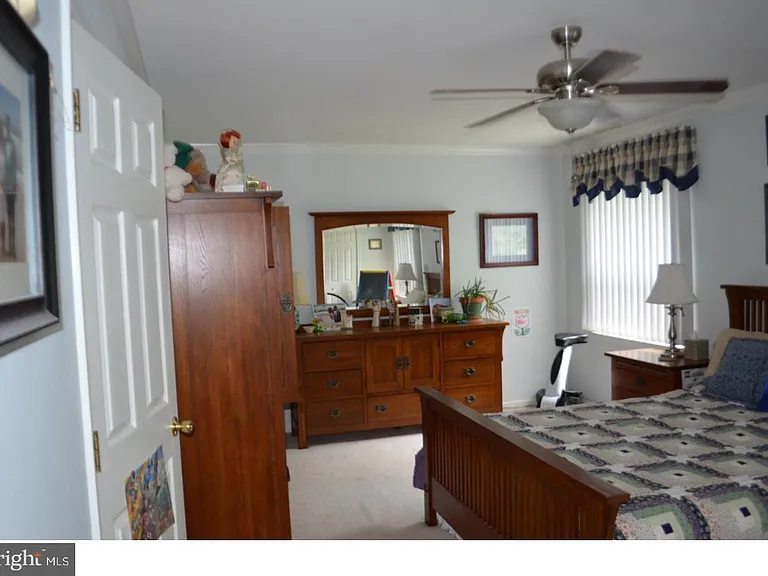 302 Doral Dr — Photo 13