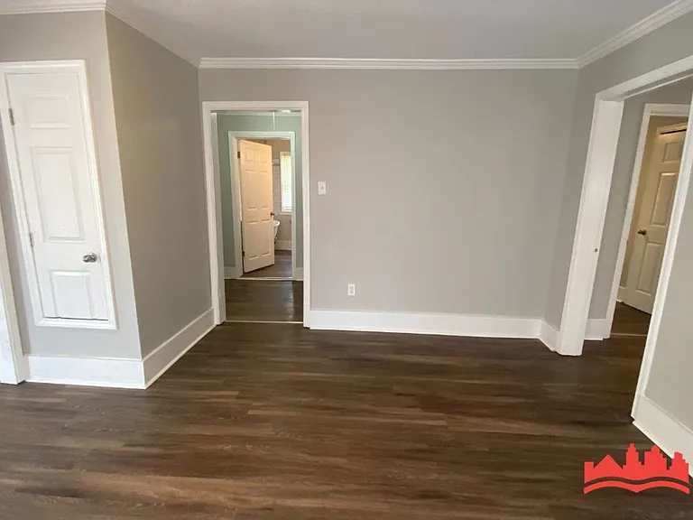 1532 Barton St — Photo 5