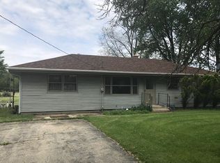 10830 Miller Ln, Machesney Park, IL 61115