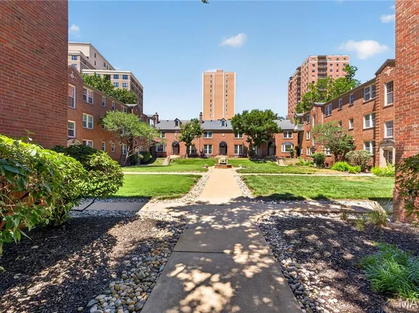 827 Westwood Dr APT 2E, Saint Louis, MO 63105