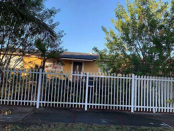 3rd image of 17010 SW 119th Ave