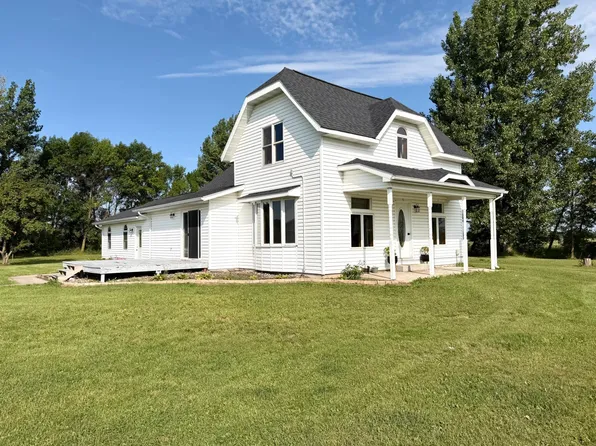 28707 350th Ave, Roseau, MN 56751