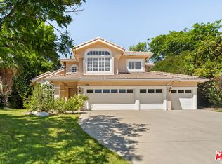 18419 Saint Moritz Dr, Tarzana, CA 91356