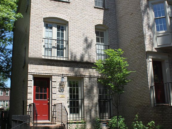 2nd image of 4609 Macarthur Blvd NW Unit A