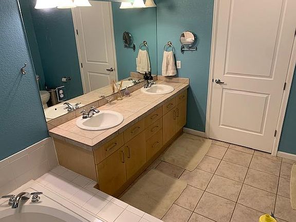 5th image of 2100 N Humboldt St APT 109