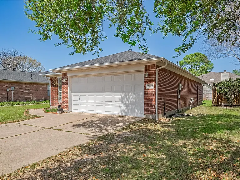 17046 Applecross Ln — Photo 3