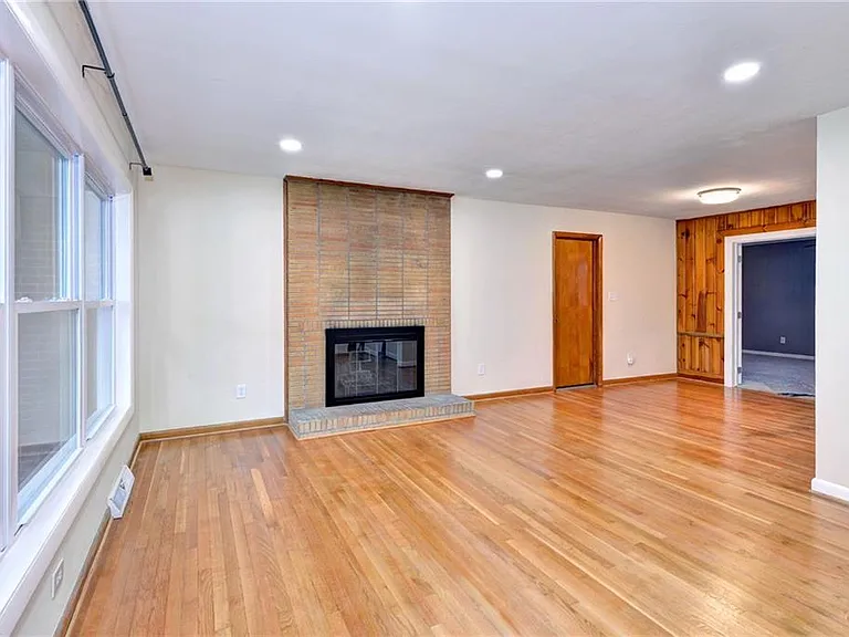 10 Whipple Dr — Photo 6