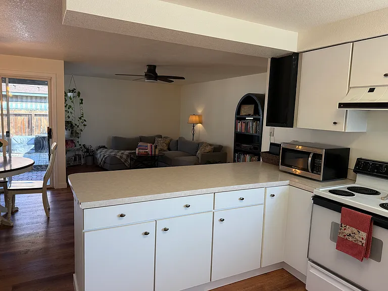 3675 N Collister Dr — Photo 7
