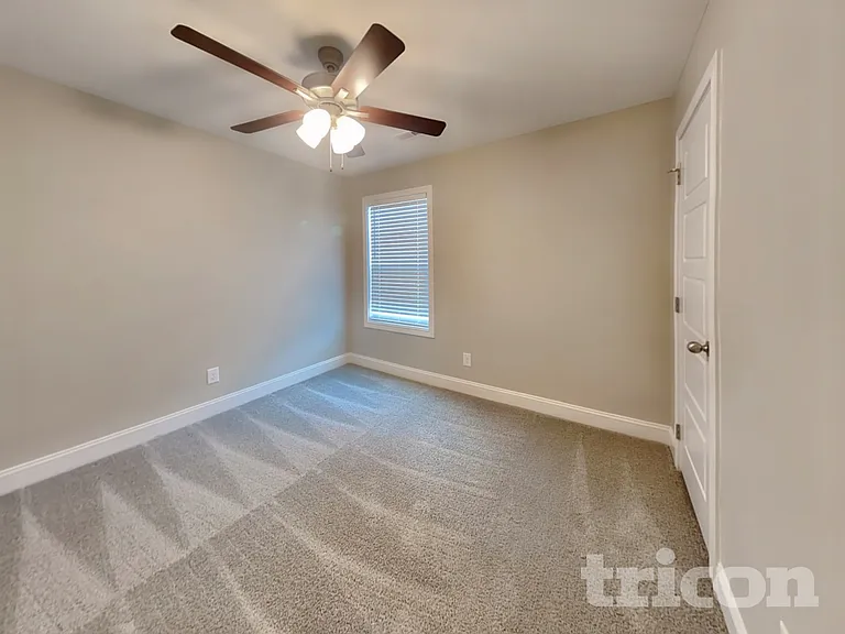 1093 Whitney Dr — Photo 11