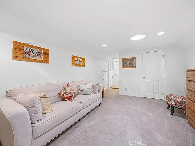195 Knoll Rd — Photo 31
