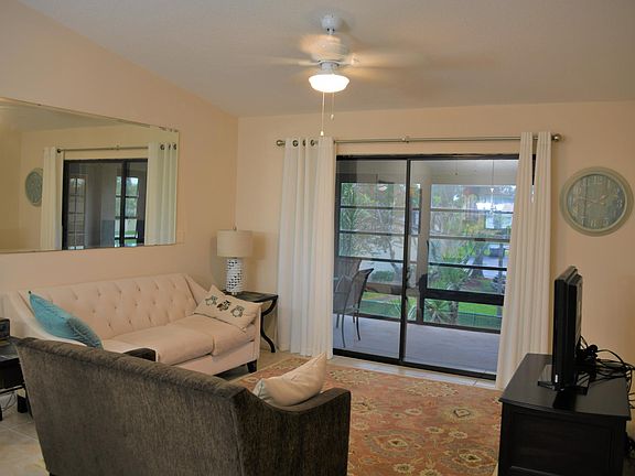 5th image of 1291 SE Parkview Pl APT I11