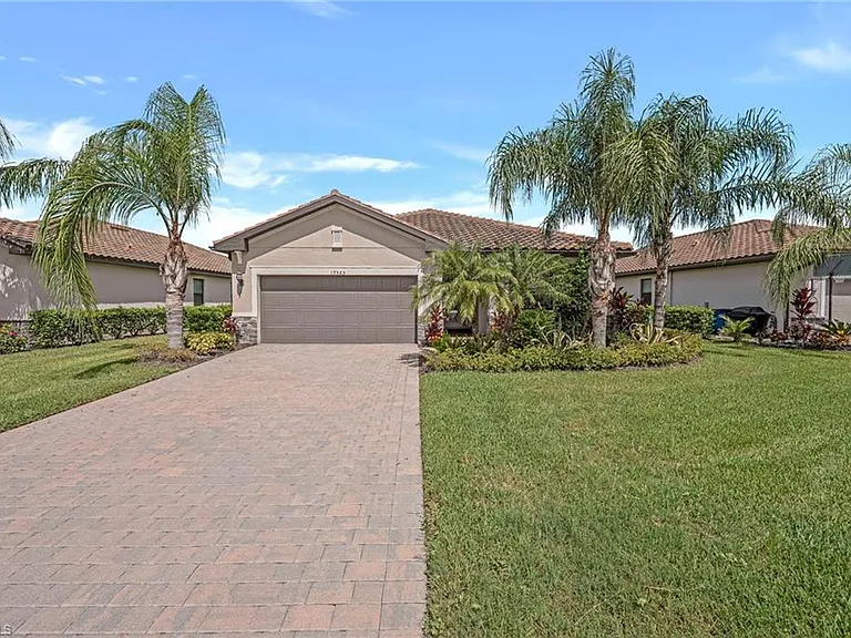 19565 Deming Ln — Photo 2