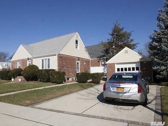 2nd image of 906 Center Dr