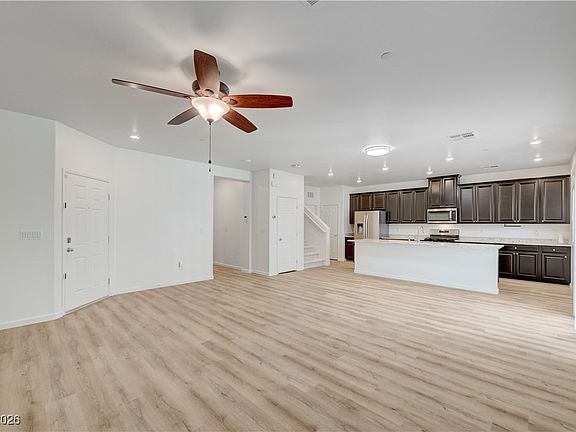 4th image of 4466 Vigny St Unit 1022