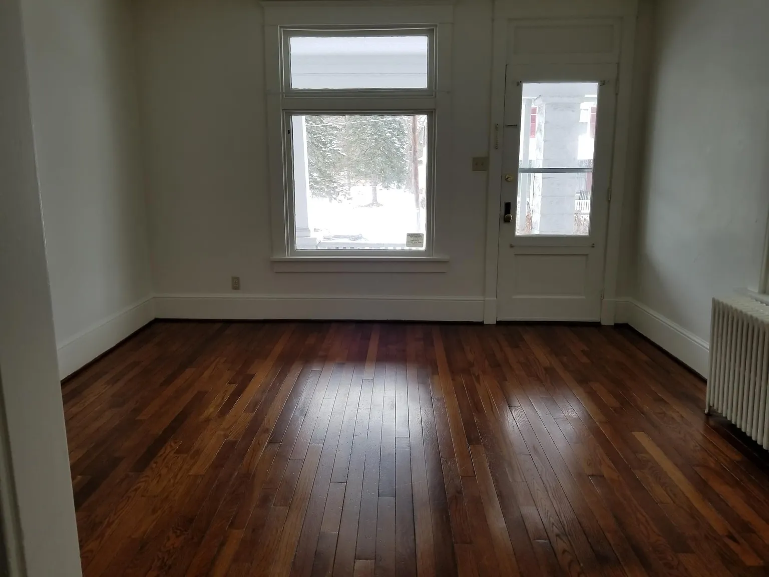 3 bed, $1,425 — Photo 2