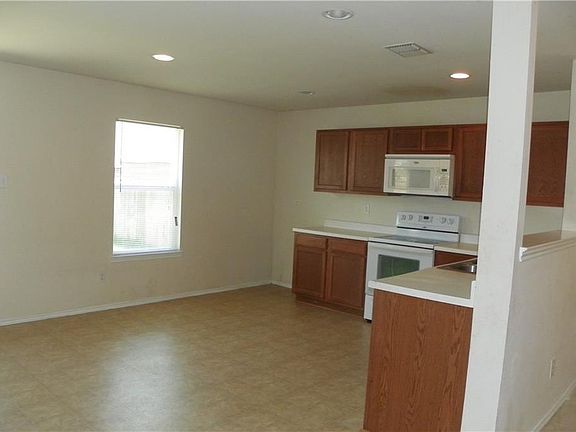 3rd image of 12609 Shady Cedar Dr