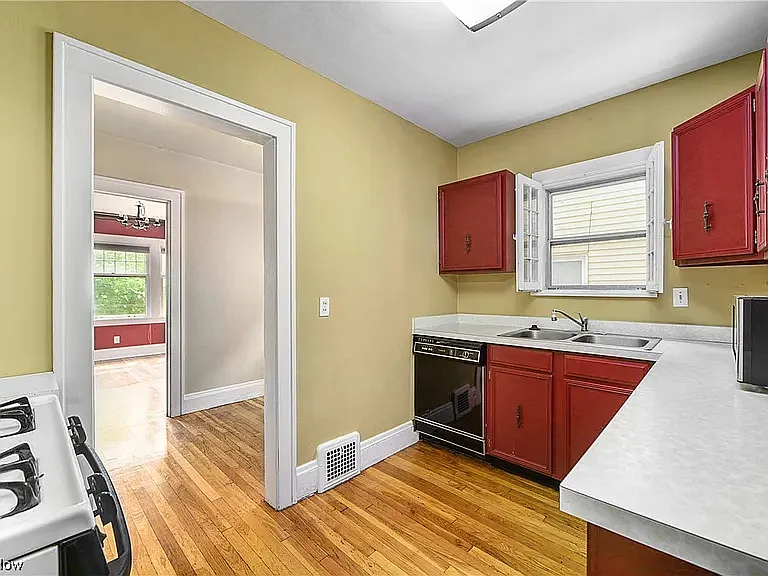 1230 Hathaway Ave #1 — Photo 3