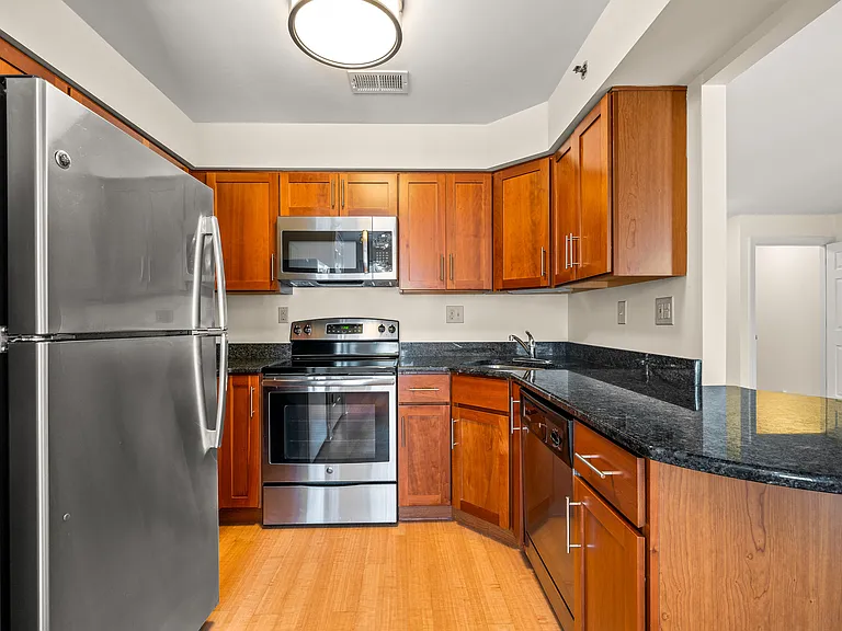Chaddwell Apartments — Photo 23