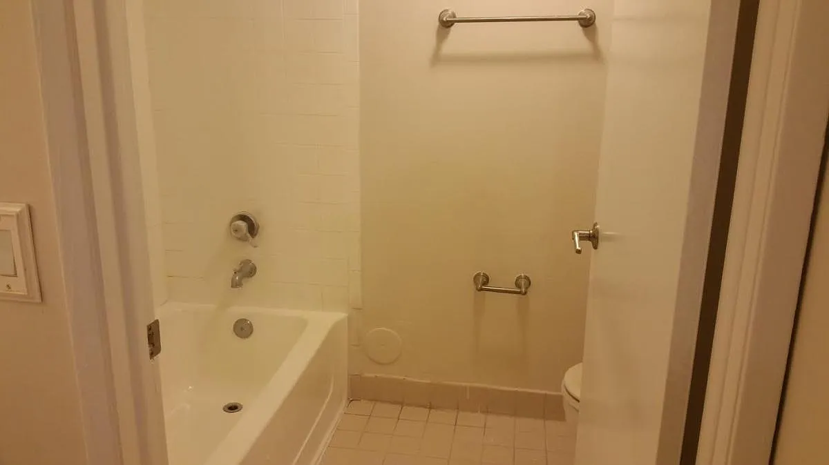 9938 Nob Hill Ln — Photo 4