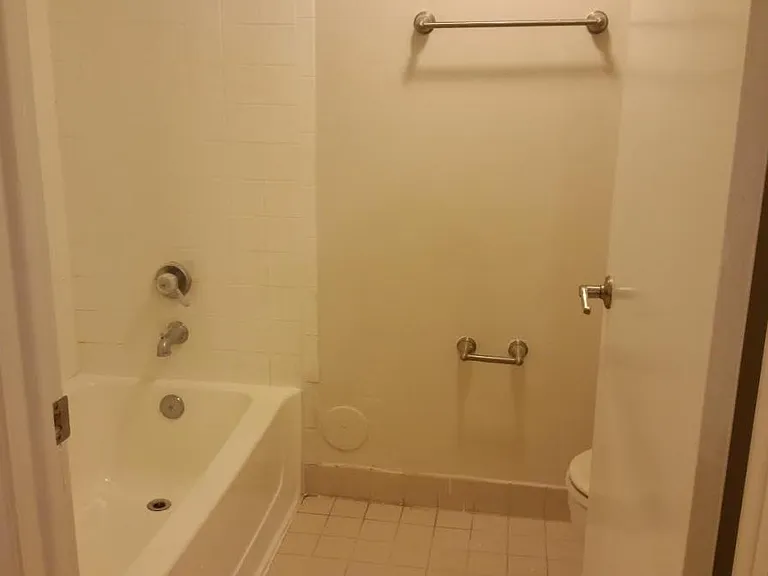 9938 Nob Hill Ln — Photo 4