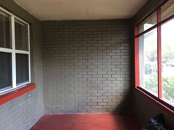 3rd image of 1427 E Amelia St