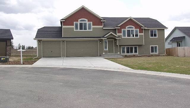 1st image of 822 E Erickson