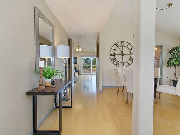 2nd image of 11564 Avenida Sivrita