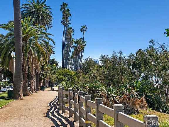 5th image of 515 San Vicente Blvd #515D
