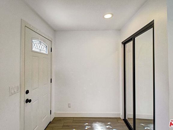 3rd image of 1619 S Hayworth Ave