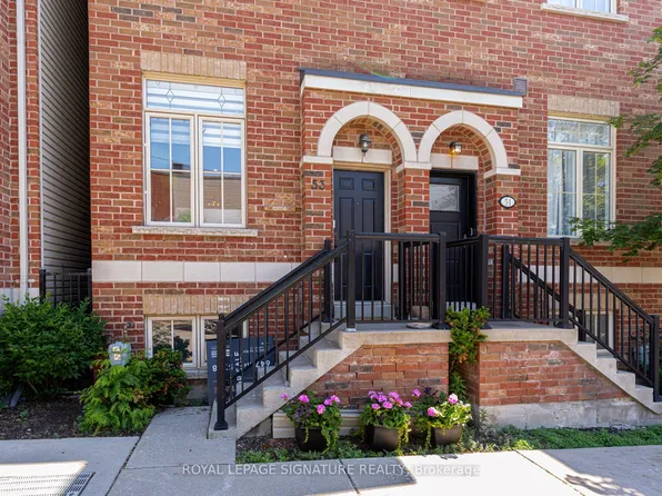 53 Saint Paul St, Toronto, ON M5A 3H2