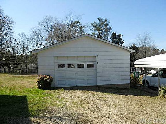 3rd image of 705 Dogwood Dr