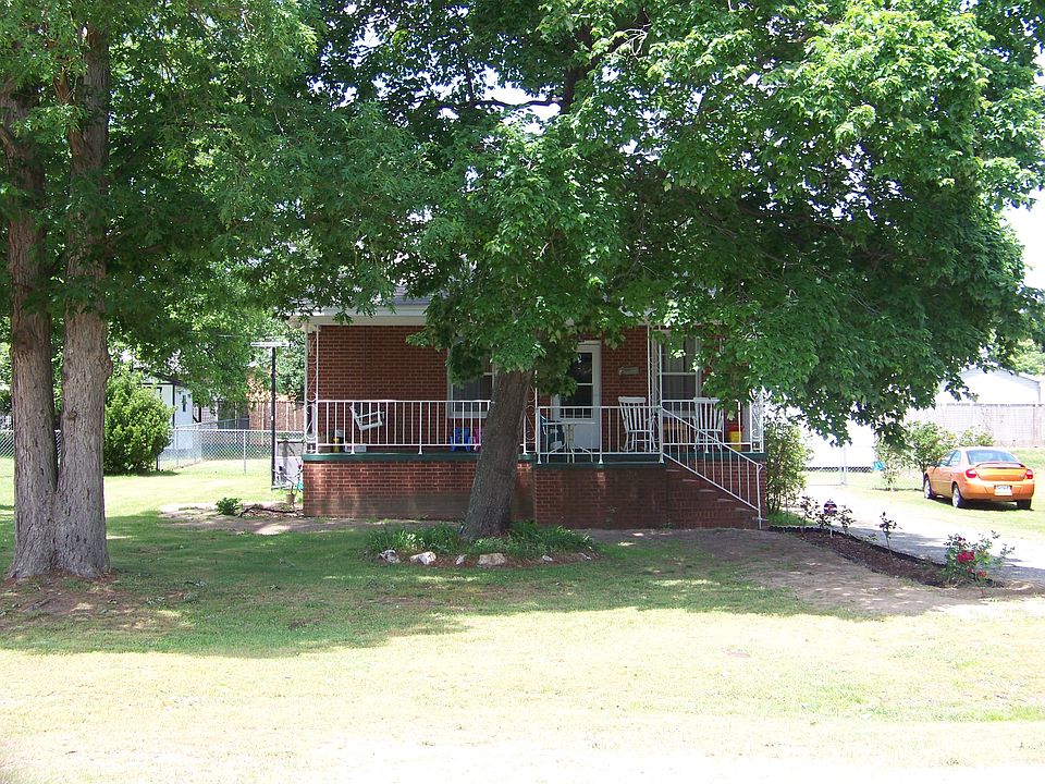 2nd image of 514 Frazier Dr