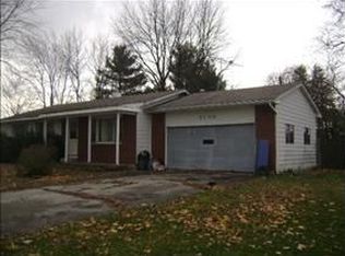 2102 Greenview Dr, Adrian, MI 49221