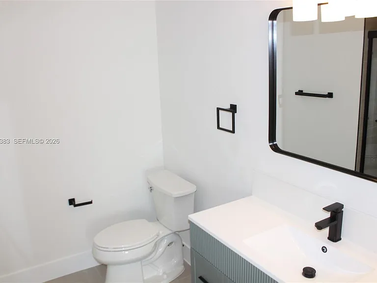 1820 Salerno Cir — Photo 20
