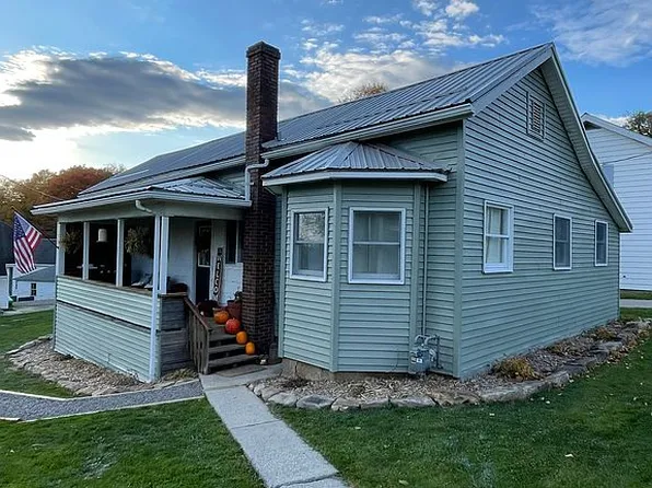 195 Salem St, Saint Petersburg, PA 16054