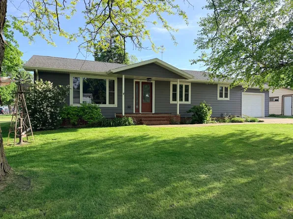 701 Sioux Ave, Lakefield, MN 56150
