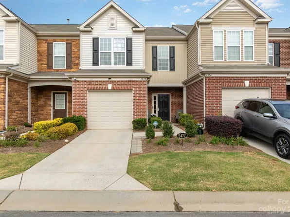 2477 Diplomat Ln, Charlotte, NC 28210