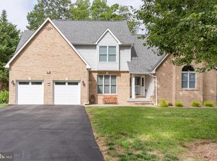 1060 Lake Claire Dr, Annapolis, MD 21409