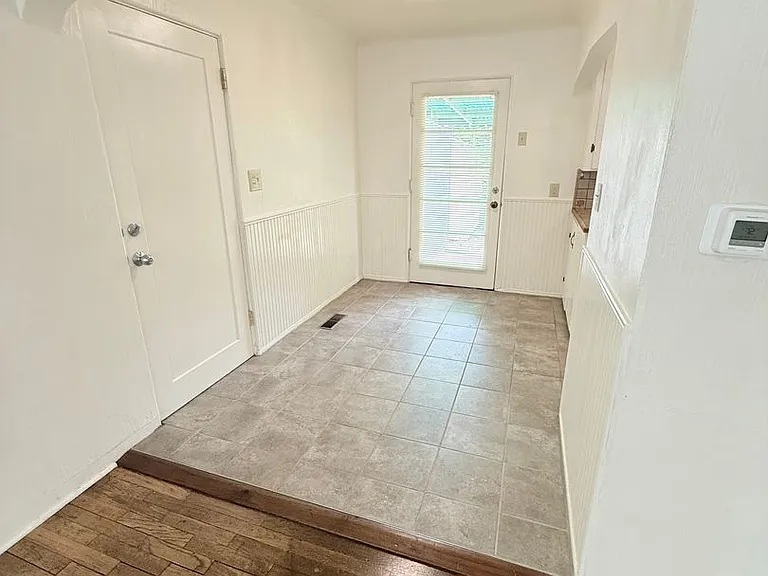 4534 The Cedars — Photo 9