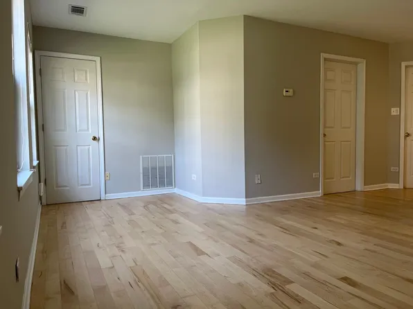 1303 Wyndham Dr, Palatine, IL