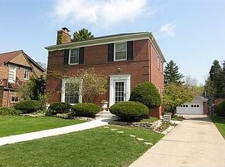 170 Southcote Rd, Riverside, IL 60546