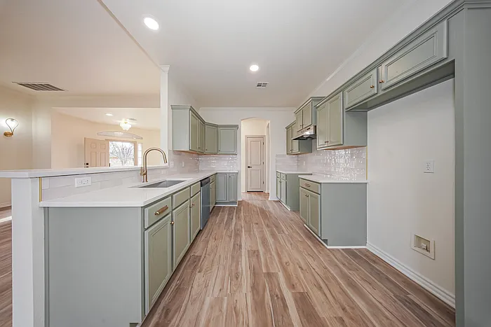 11601 Hackney Ln — Photo 6