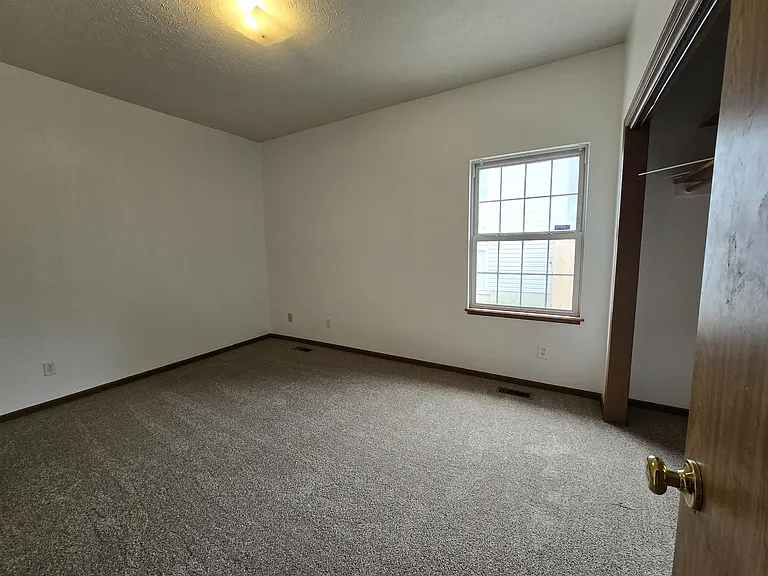748 W Belmont Ave — Photo 6