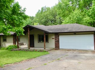 949 S Mission Ave, Springfield, MO 65809