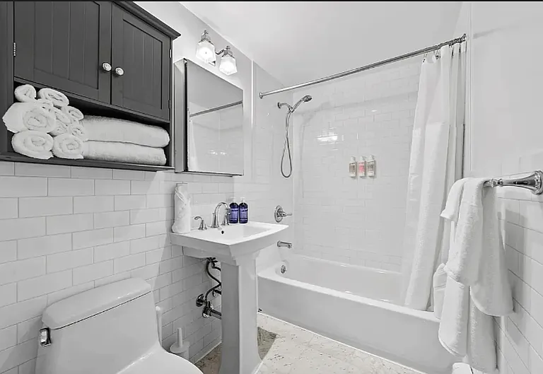 448 W 19th St #PHH — Photo 9