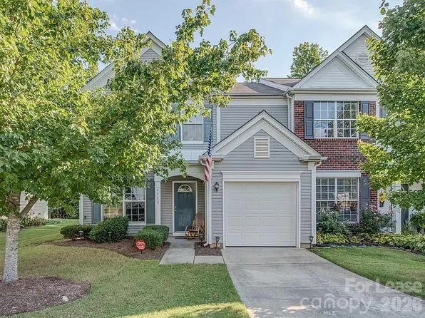 6820 Beverly Springs Dr, Charlotte, NC 28270