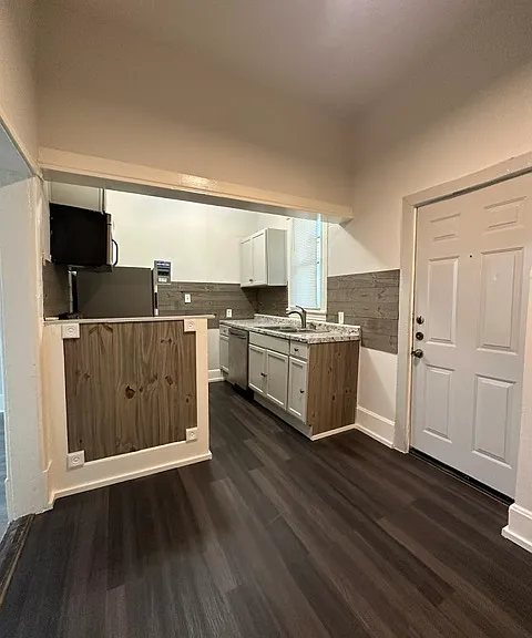 1115 N Crawford St #2 — Photo 4