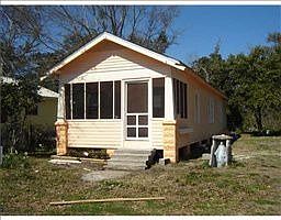 2nd image of 437 Ballentine St