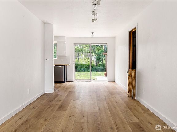 3rd image of 1167 Sparrow Drive