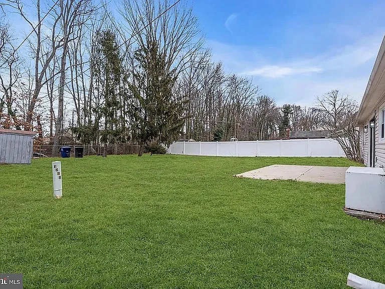 142 Eastbrook Ln — Photo 25